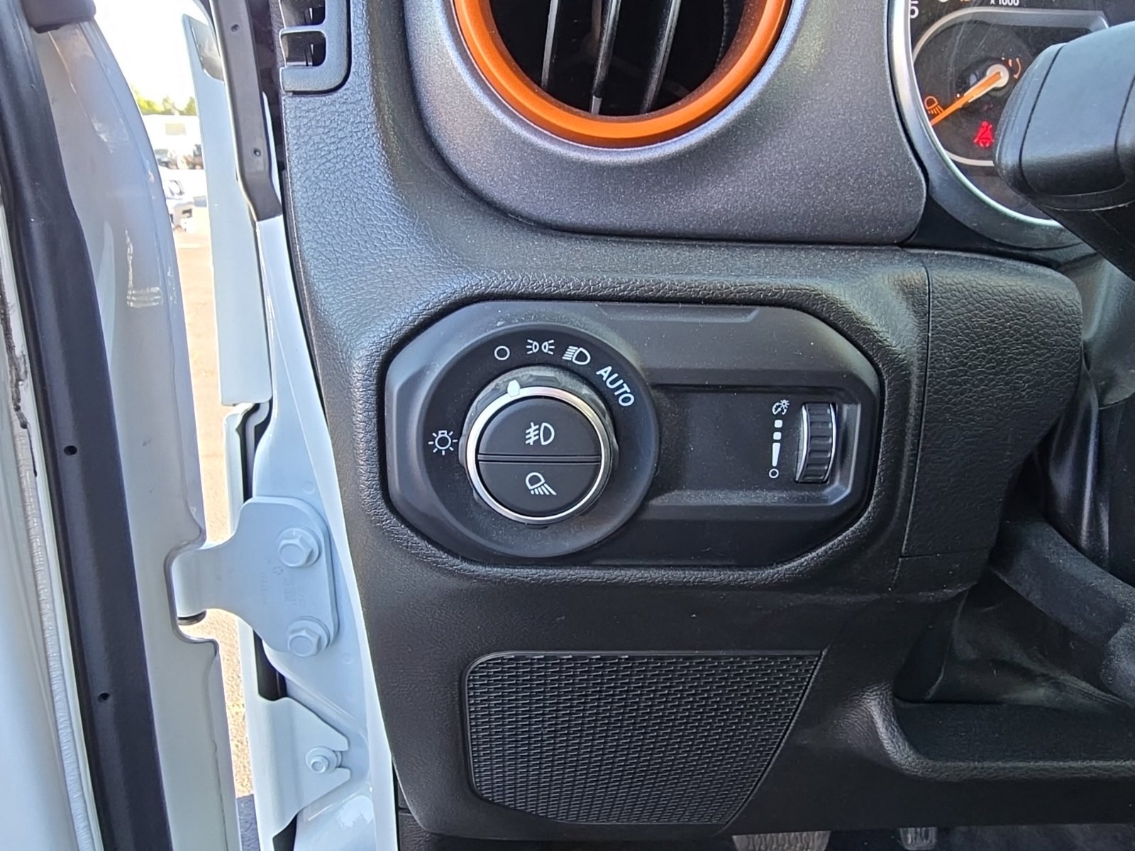 Used 2023 Jeep Gladiator Mojave w/ Trailer Tow Package AWD/4WD image 18