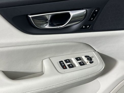 Certified 2025 Volvo V60 B5 Cross Country Plus image 17
