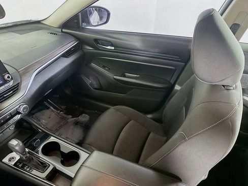 Used 2024 Nissan Altima 2.5 SV FWD image 22