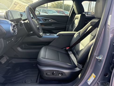 New 2026 Chevrolet Equinox EV LT image 12