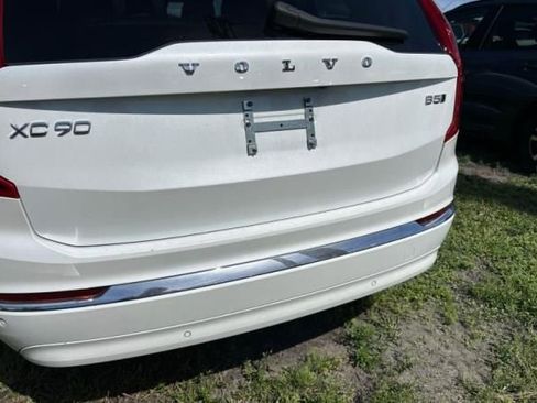 Used 2025 Volvo XC90 B5 Core w/ Protection Package AWD/4WD image 5
