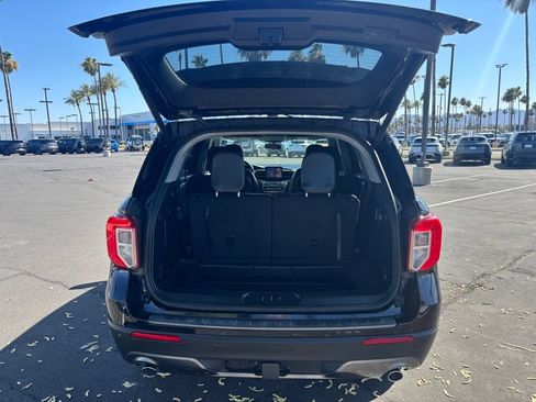 Used 2022 Ford Explorer XLT w/ Equipment Group 202A AWD/4WD image 7