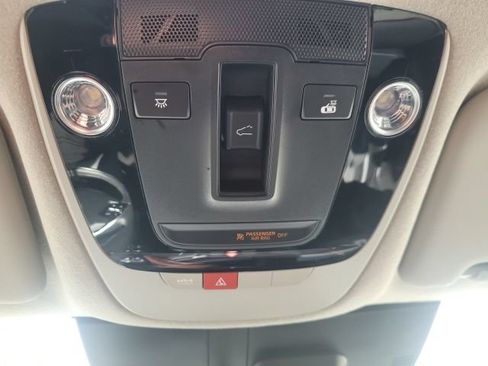 Certified 2025 Kia Niro EX Touring FWD image 32