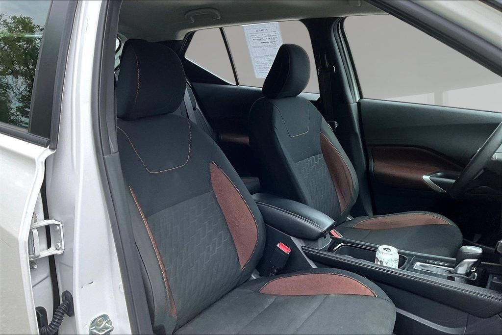 Used 2024 Nissan Kicks SR FWD image 26