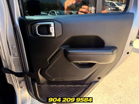 Used 2018 Jeep Wrangler Unlimited Sport S AWD/4WD image 30