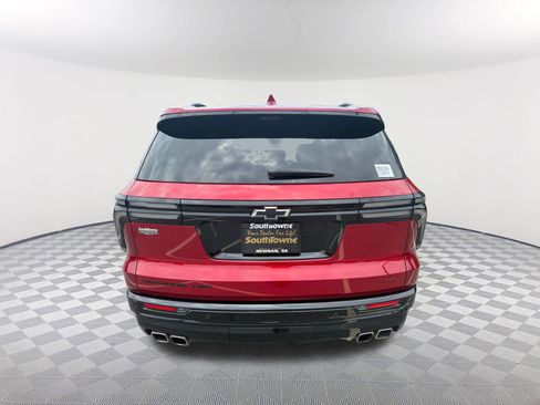 Used 2025 Chevrolet Traverse RS AWD/4WD image 6