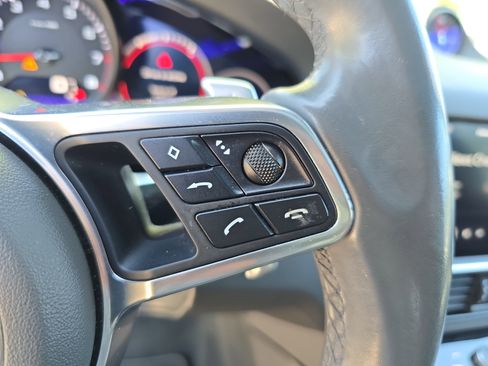 Used 2020 Porsche Cayenne AWD/4WD image 18