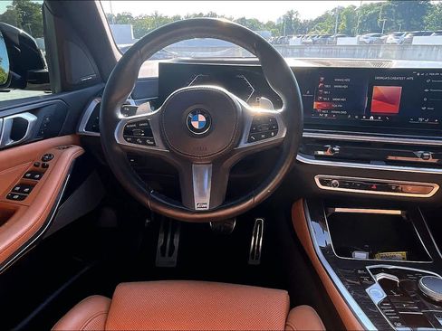 Used 2024 BMW X5 xDrive40i w/ M Sport Package AWD/4WD image 6