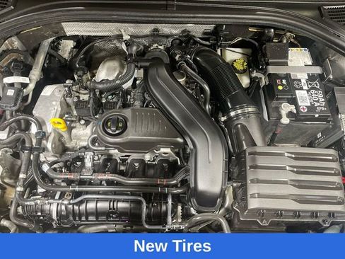 Used 2025 Volkswagen Jetta SE FWD image 25