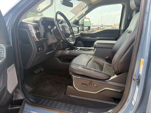 Used 2023 Ford F250 Lariat w/ Sport Appearance Package AWD/4WD image 12