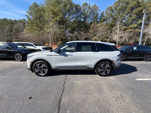 New 2026 Lincoln Nautilus Premier image 4