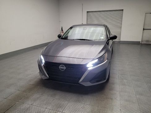 Used 2024 Nissan Altima 2.5 SV FWD image 15