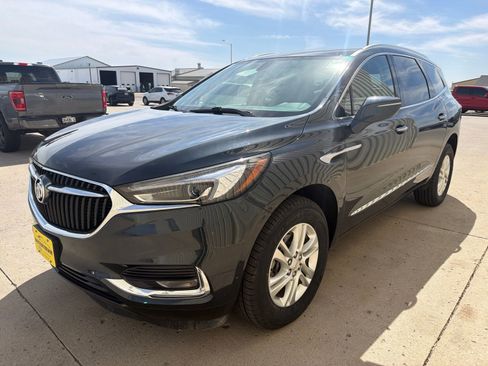 Used 2020 Buick Enclave Essence AWD/4WD image 4