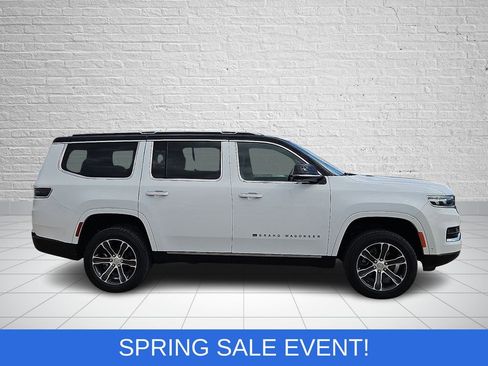 Used 2023 Jeep Grand Wagoneer 4WD image 5