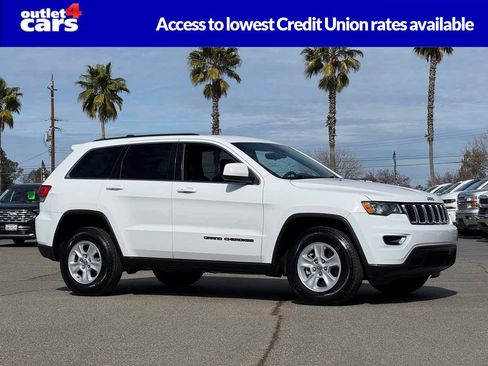 Used 2017 Jeep Grand Cherokee Laredo image 1