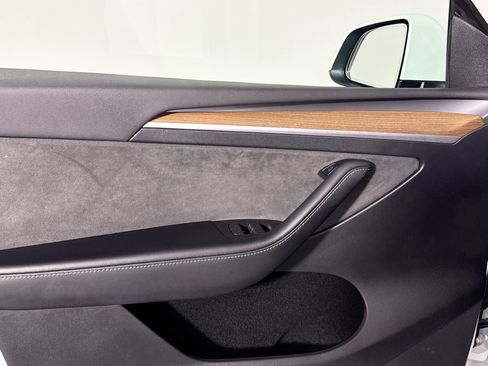 Used 2023 Tesla Model Y Long Range image 16