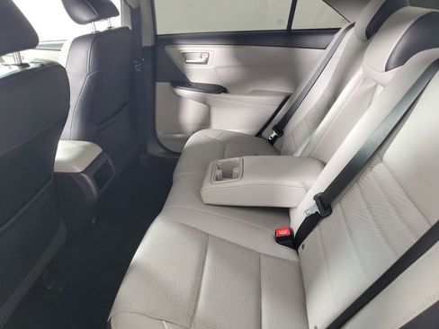 Used 2017 Toyota Camry SE image 13
