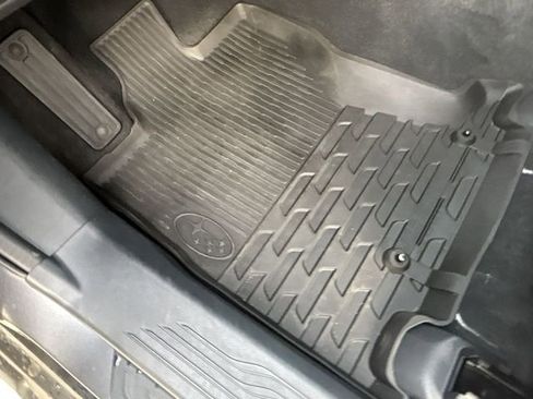 Used 2022 Subaru Outback Premium image 33