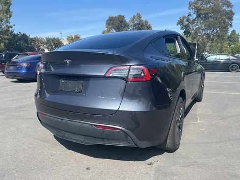 Used 2025 Tesla Model Y Long Range image 3