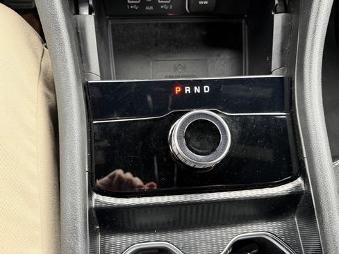 Used 2024 Jeep Grand Cherokee L Laredo image 29