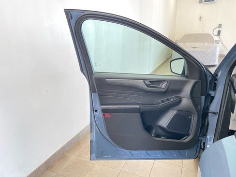 Used 2023 Ford Escape Active w/ Tech Pack #1 AWD/4WD image 15