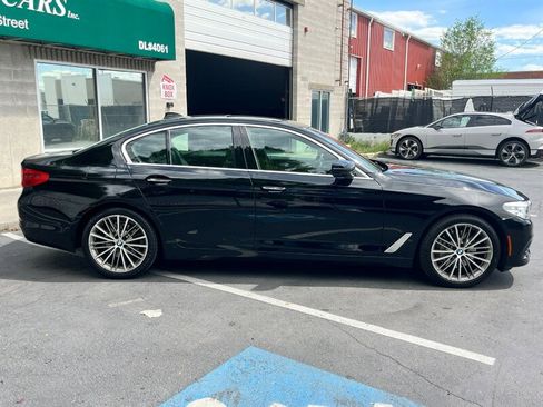 Used 2018 BMW 530i xDrive AWD/4WD image 9
