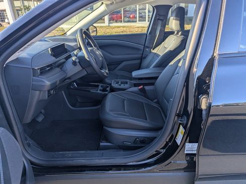 Used 2025 Ford Mustang Mach-E Premium image 18