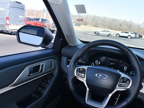 New 2026 Ford Explorer Active w/ Active Comfort Package AWD/4WD image 19