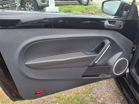 Used 2014 Volkswagen Beetle 2.5 image 8