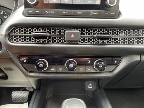 Used 2024 Honda HR-V Sport image 17