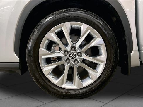 Used 2023 Toyota Highlander Limited AWD/4WD image 11