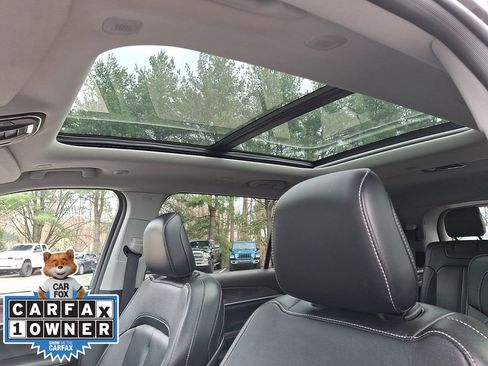 Used 2022 Jeep Grand Cherokee L Limited image 16