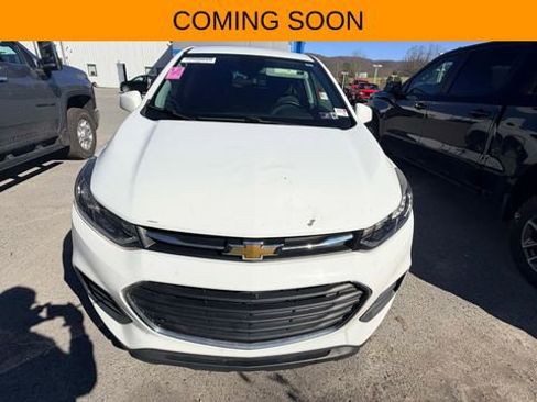 Used 2021 Chevrolet Trax LS w/ Tint and Cruise Package AWD/4WD image 1