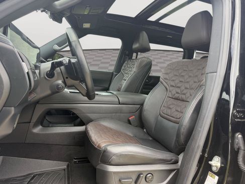 Used 2025 Nissan Armada Platinum w/ Convenience Package AWD/4WD image 9
