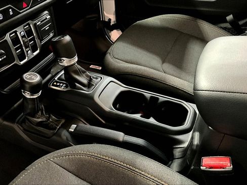 New 2025 Jeep Gladiator Sport image 8