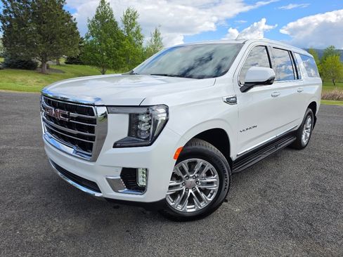 Used 2023 GMC Yukon XL SLT w/ SLT Luxury Package AWD/4WD image 1