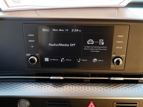 Certified 2024 Kia Carnival LX image 21