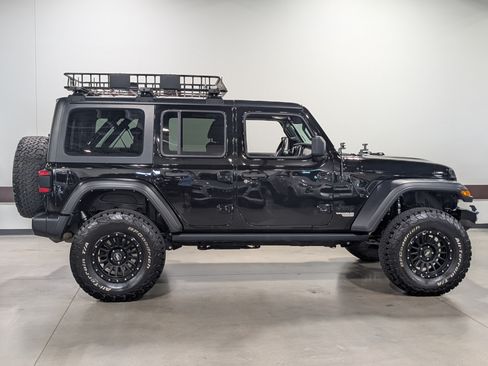 Used 2021 Jeep Wrangler Unlimited Sport AWD/4WD image 2