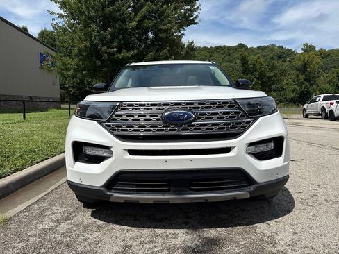 Used 2020 Ford Explorer Limited AWD/4WD image 2