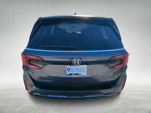 New 2026 Honda Odyssey Touring image 5