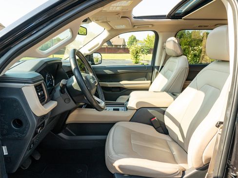 Used 2024 Ford Expedition Limited RWD image 12