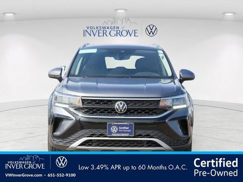 Used 2023 Volkswagen Taos SE w/ Panoramic Sunroof Package AWD/4WD image 2