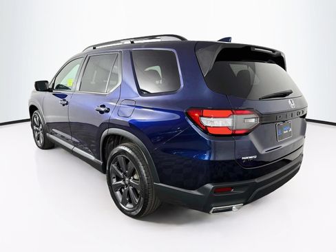 Used 2025 Honda Pilot Sport image 5