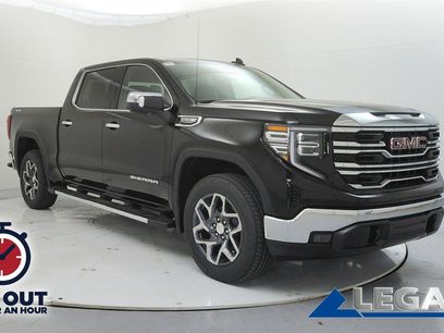 New 2025 GMC Sierra 1500 SLT w/ SLT Premium Package