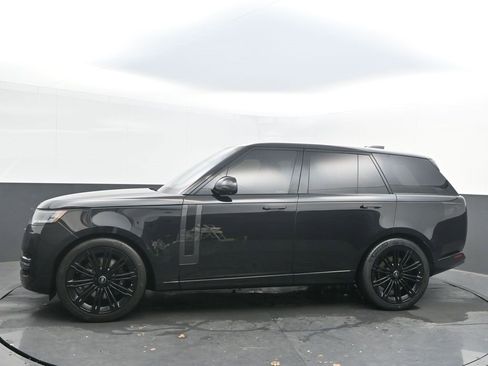 Used 2023 Land Rover Range Rover SE image 4