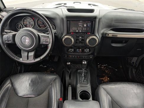 Used 2016 Jeep Wrangler Unlimited Sahara image 15