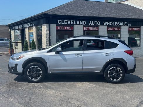 Used 2021 Subaru Crosstrek 2.0i Premium AWD/4WD image 2