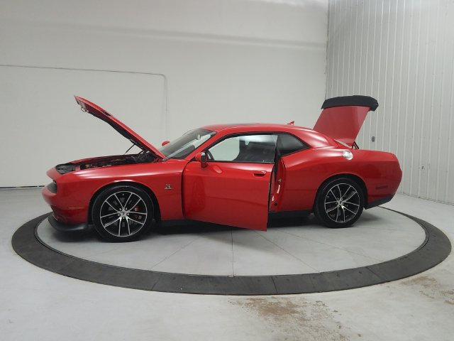 Used 2018 Dodge Challenger R/T Scat Pack w/ Leather Interior Group RWD image 13