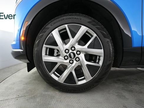 Used 2025 Cadillac Optiq Luxury 1 AWD/4WD image 19