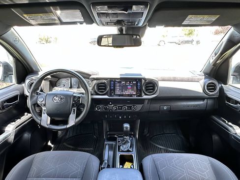 Used 2019 Toyota Tacoma TRD Off-Road w/ Technology Package AWD/4WD image 24